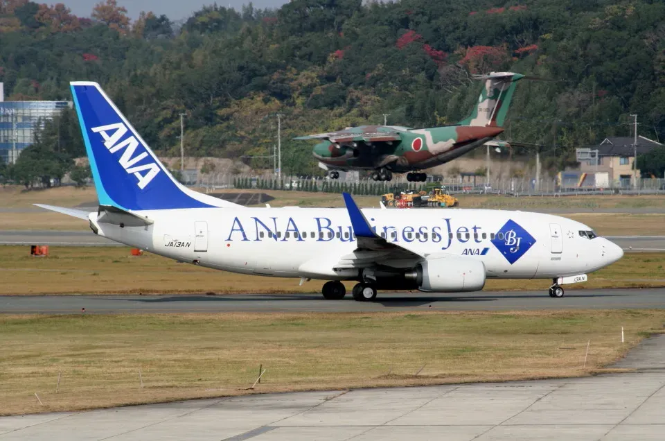 La curiosa storia dei rarissimi 737-700ER Giapponesi